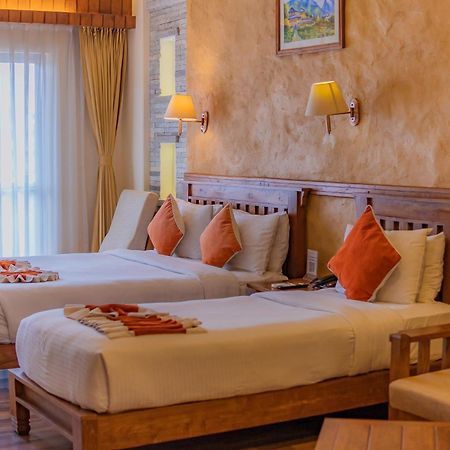 Pokhara Batika Hotel Bagian luar foto