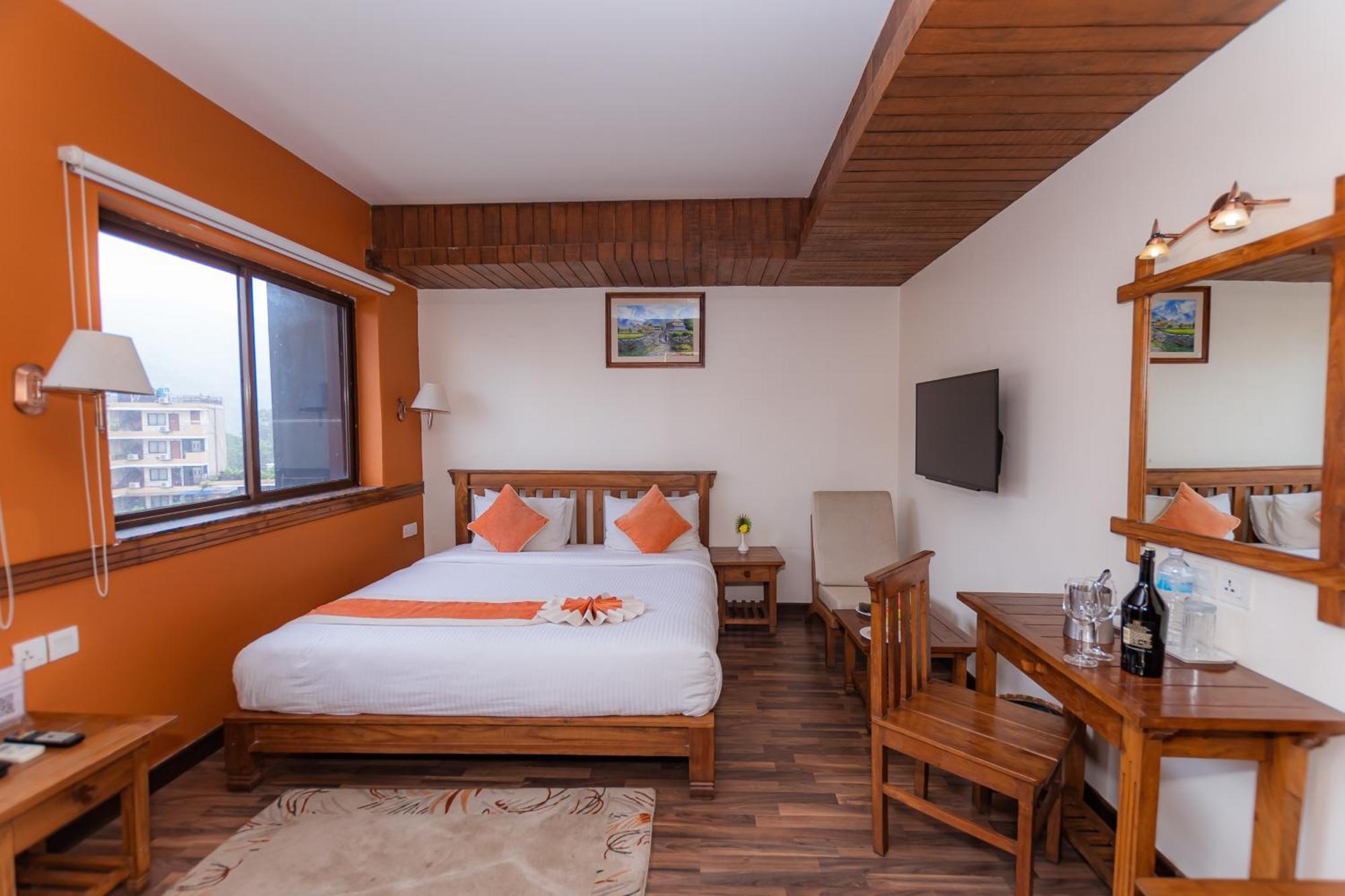 Pokhara Batika Hotel Bagian luar foto
