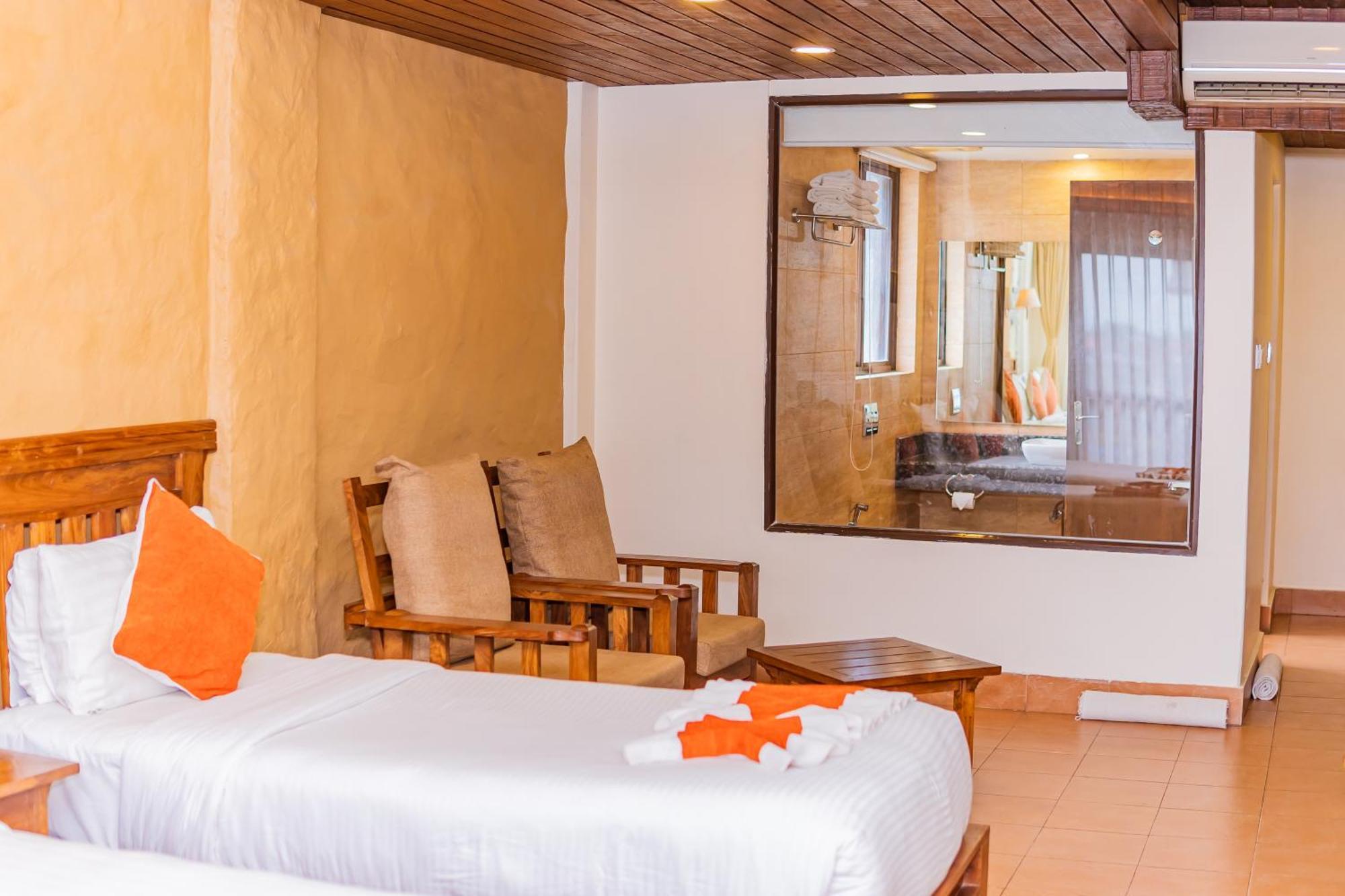 Pokhara Batika Hotel Bagian luar foto