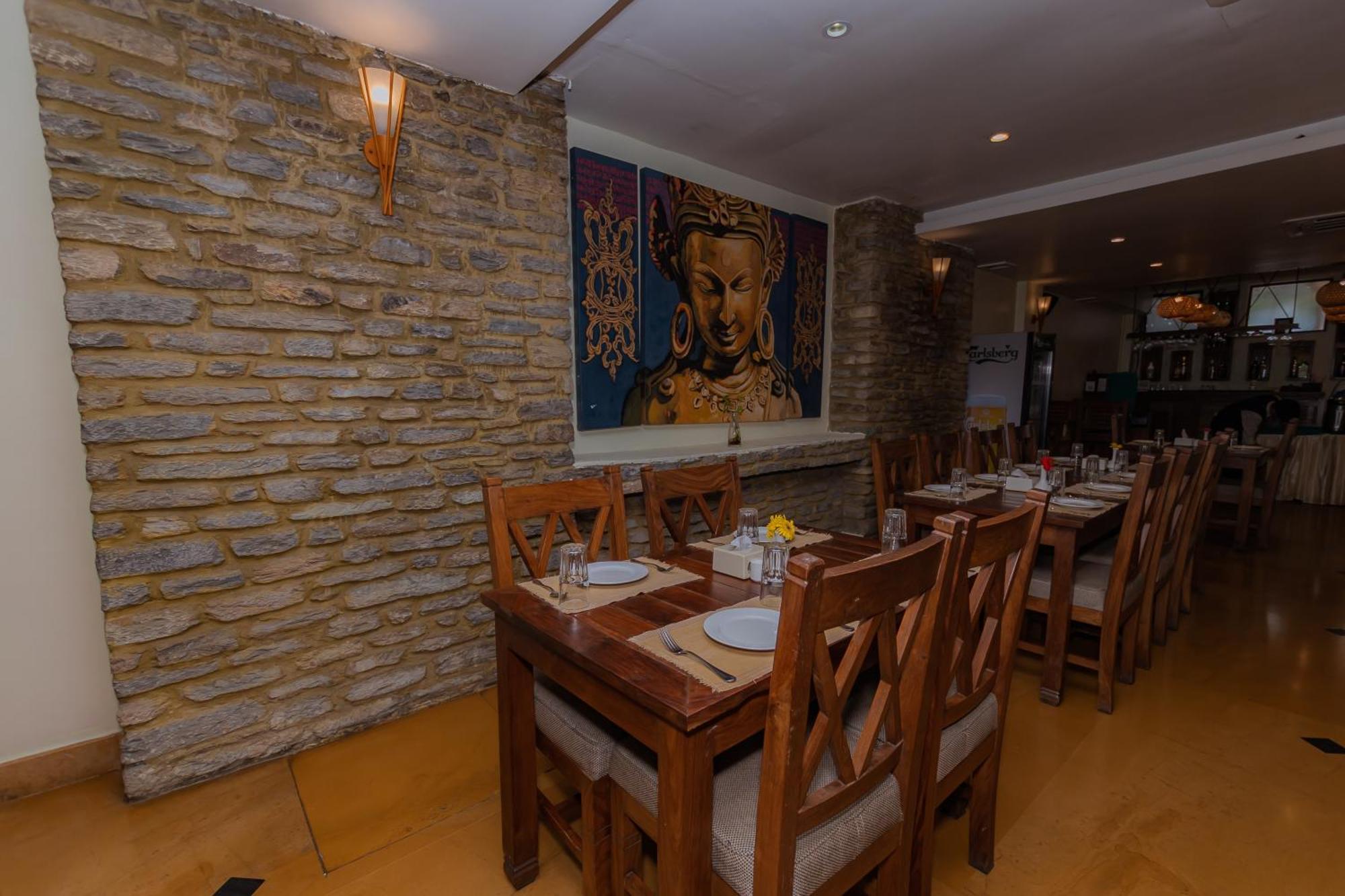 Pokhara Batika Hotel Bagian luar foto