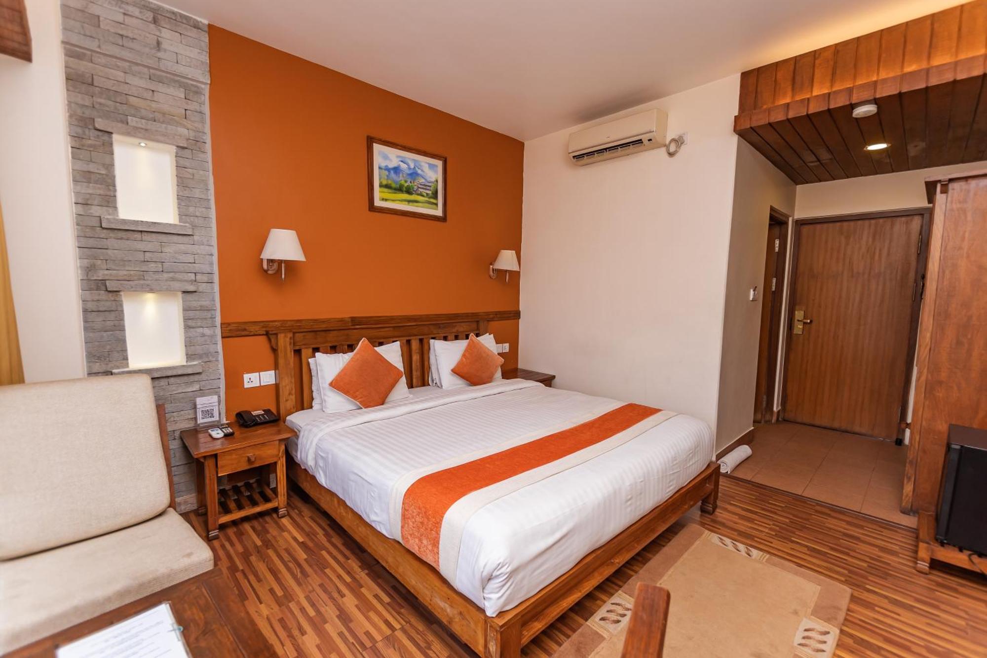 Pokhara Batika Hotel Bagian luar foto