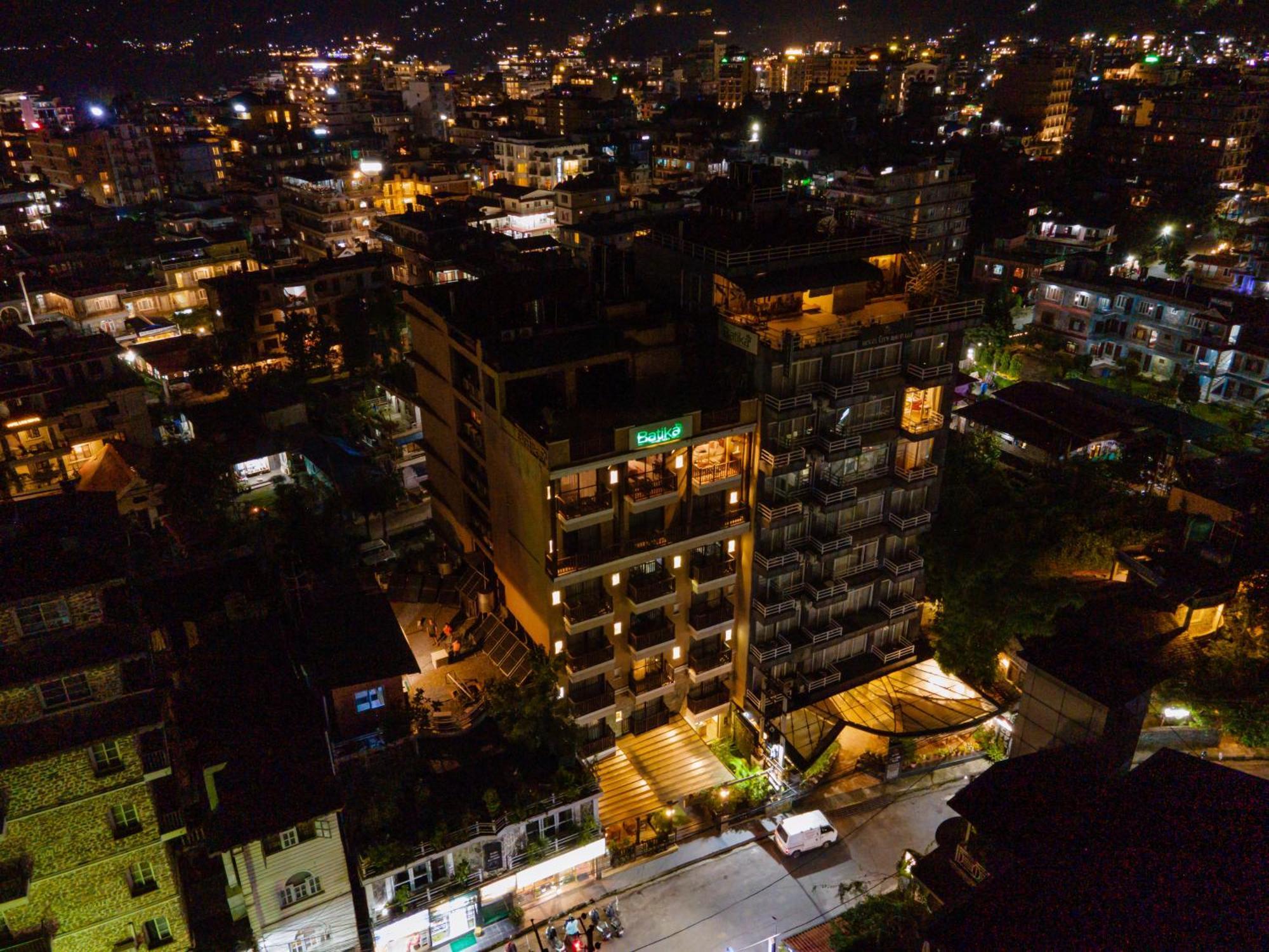 Pokhara Batika Hotel Bagian luar foto