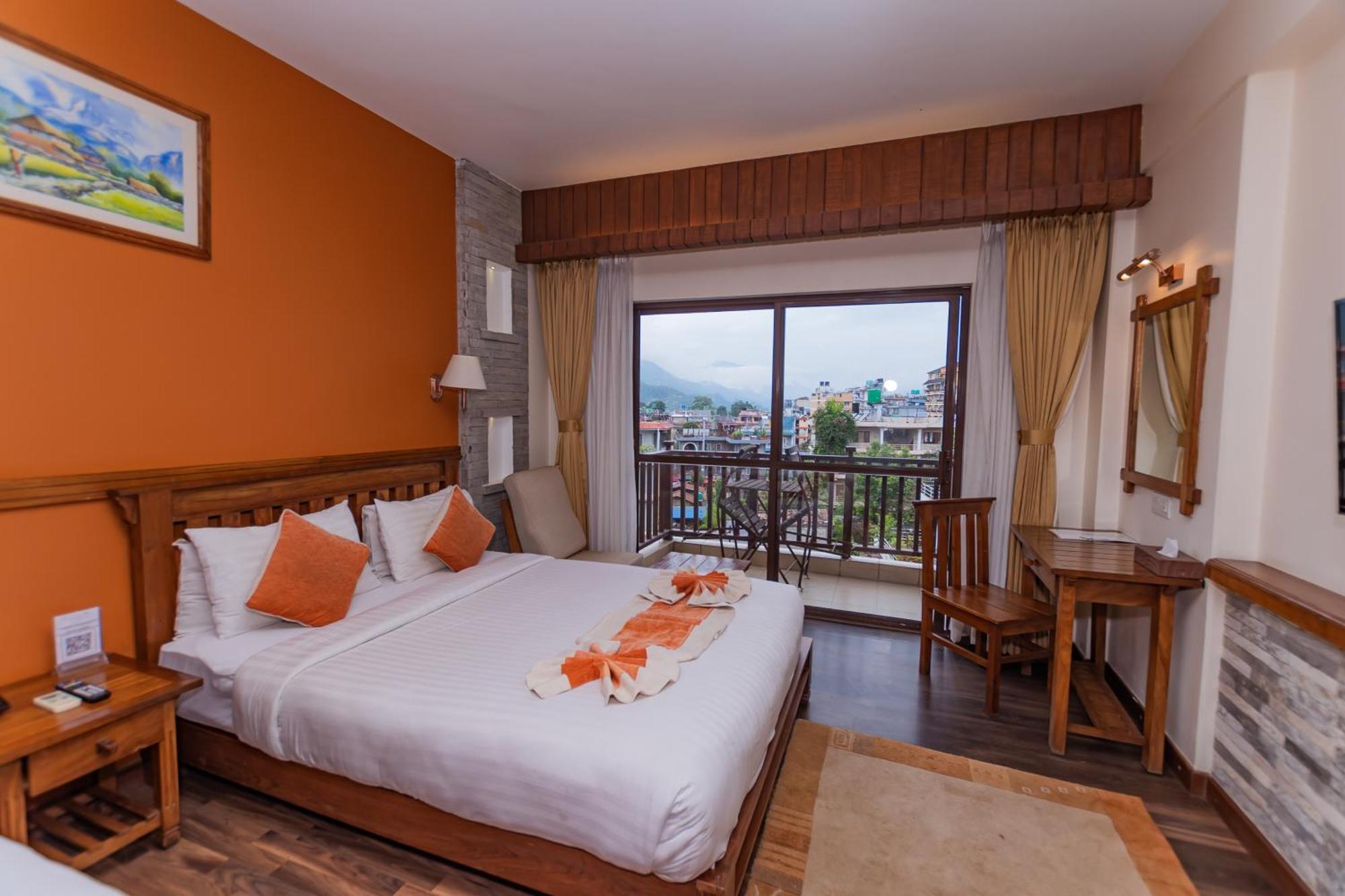 Pokhara Batika Hotel Bagian luar foto