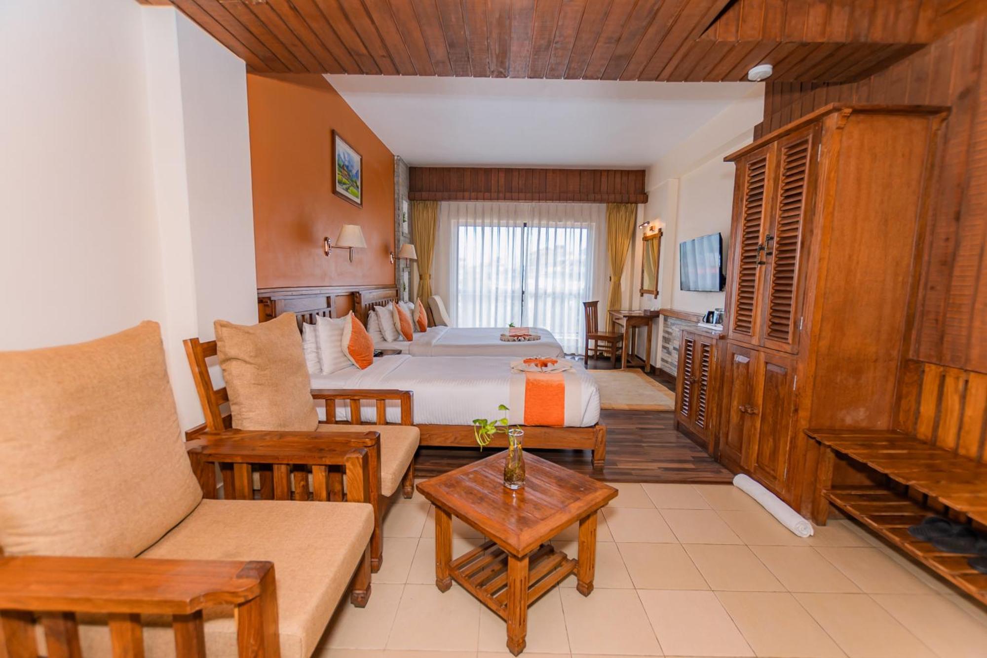 Pokhara Batika Hotel Bagian luar foto