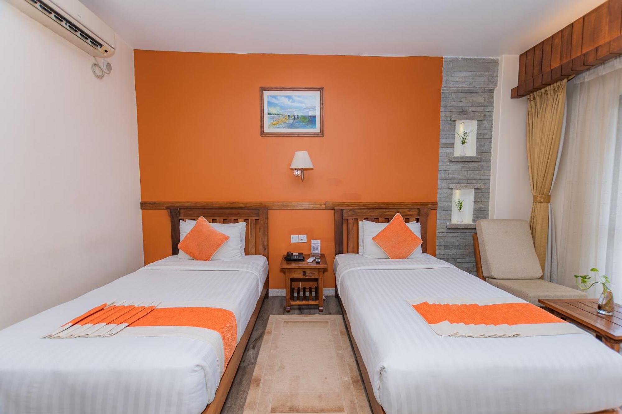 Pokhara Batika Hotel Bagian luar foto