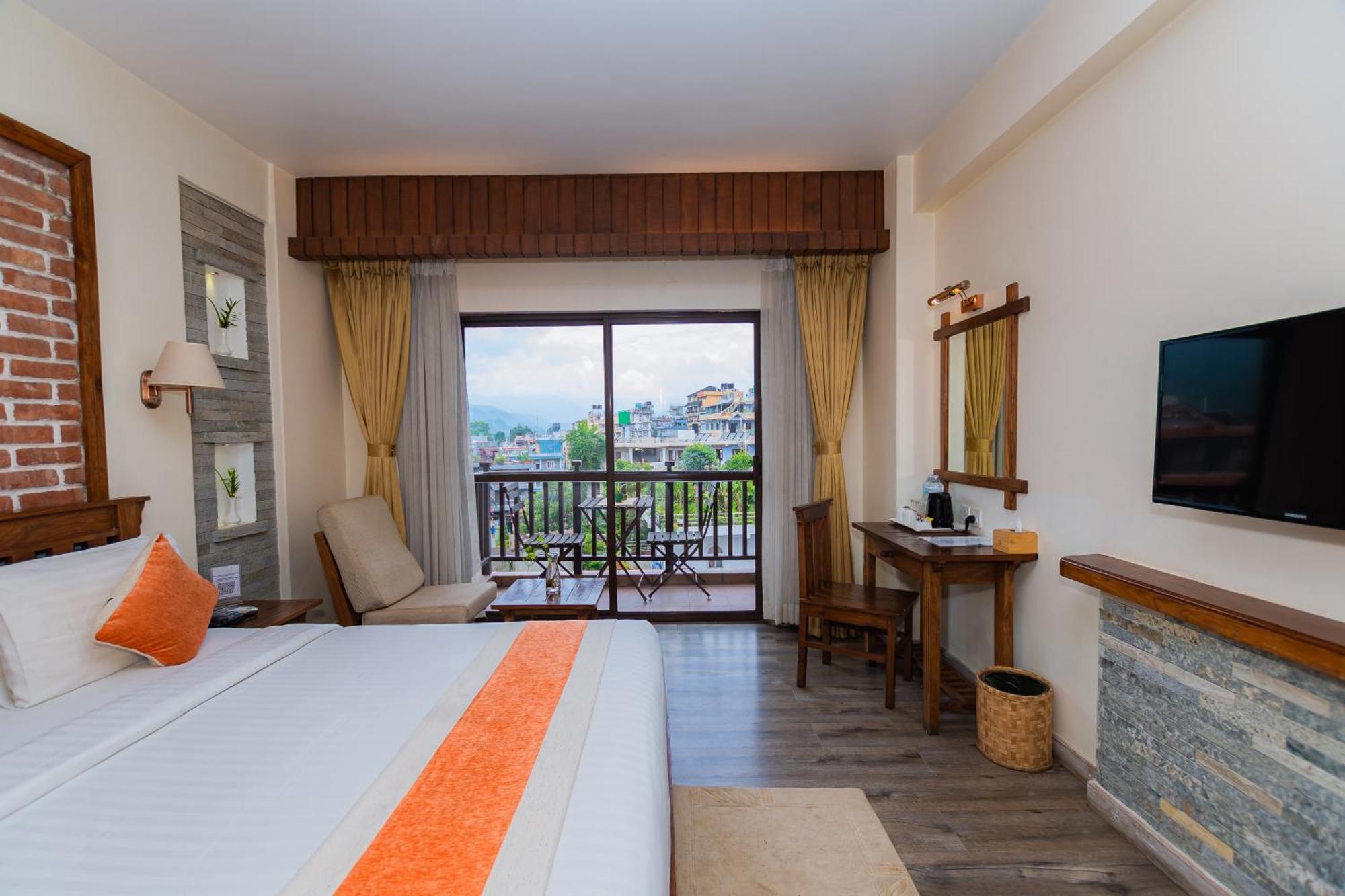 Pokhara Batika Hotel Bagian luar foto