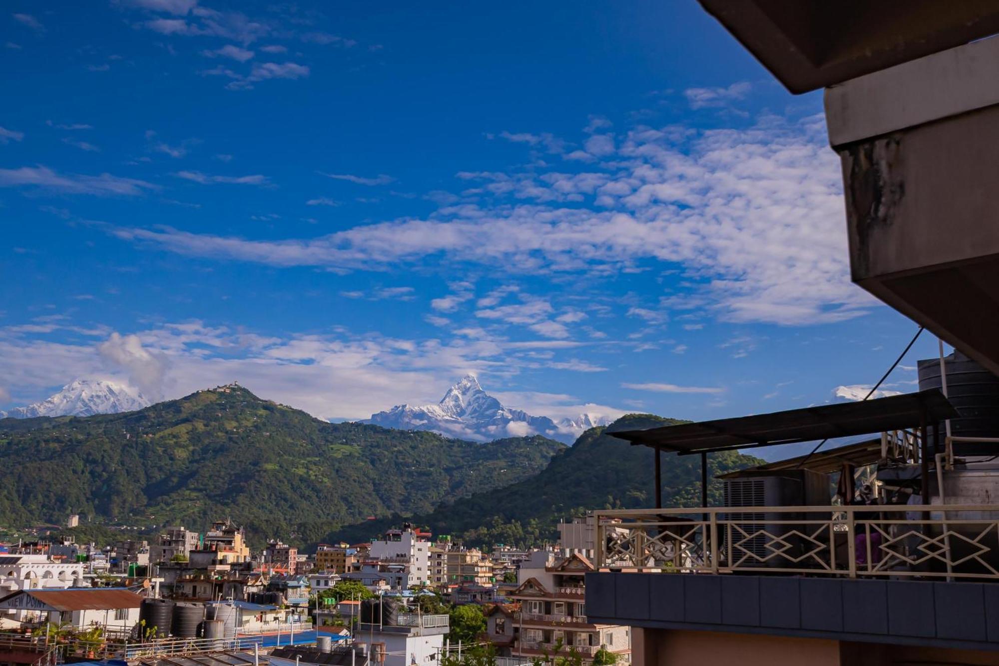 Pokhara Batika Hotel Bagian luar foto