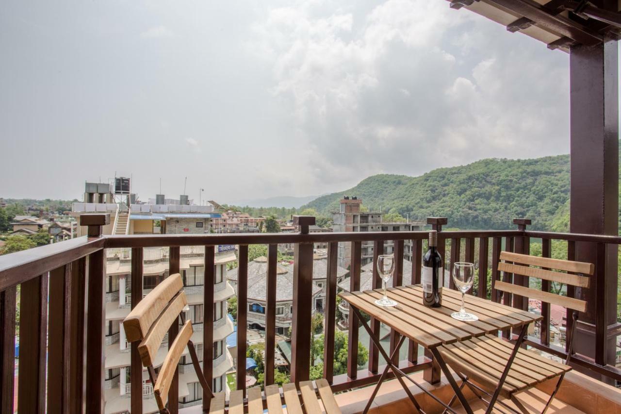 Pokhara Batika Hotel Bagian luar foto